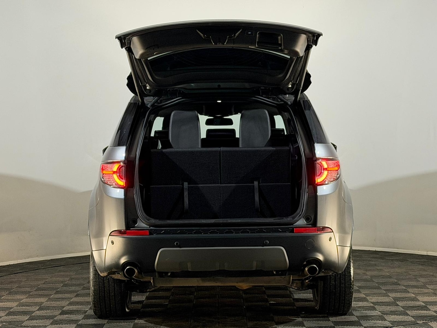 Used Land Rover Discovery Sport 2018 for sale - 76605385: Photo 8