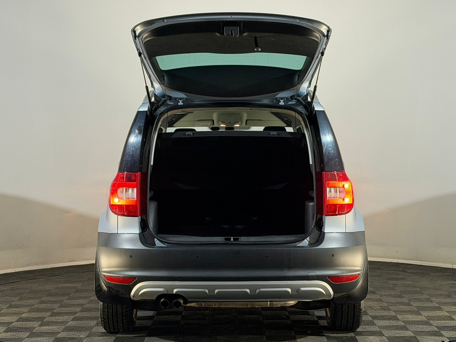 Used Skoda Yeti 2011 for sale - 77698328: Photo 8