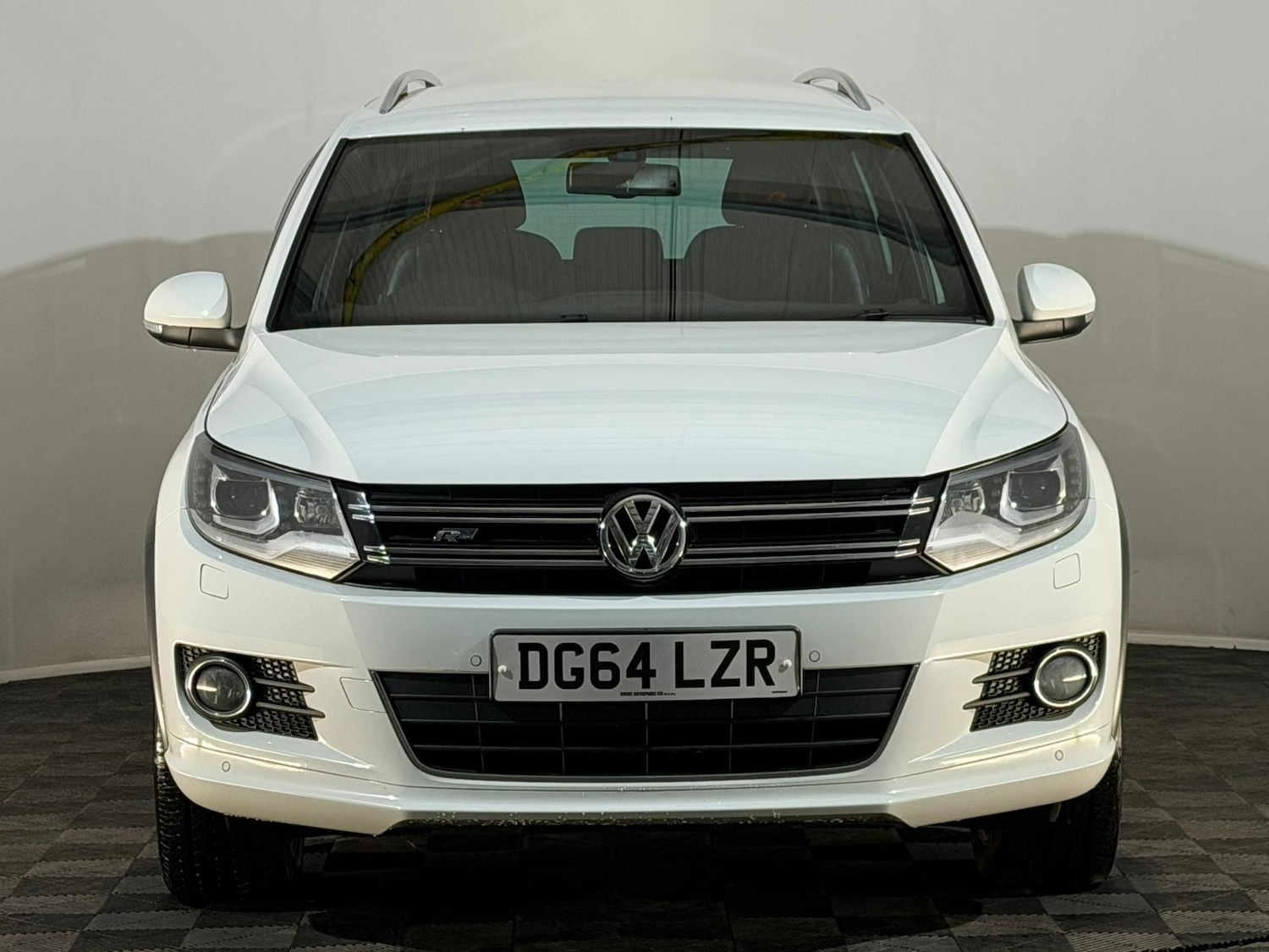 Used Volkswagen Tiguan 2014 for sale - 76919419: Photo 2