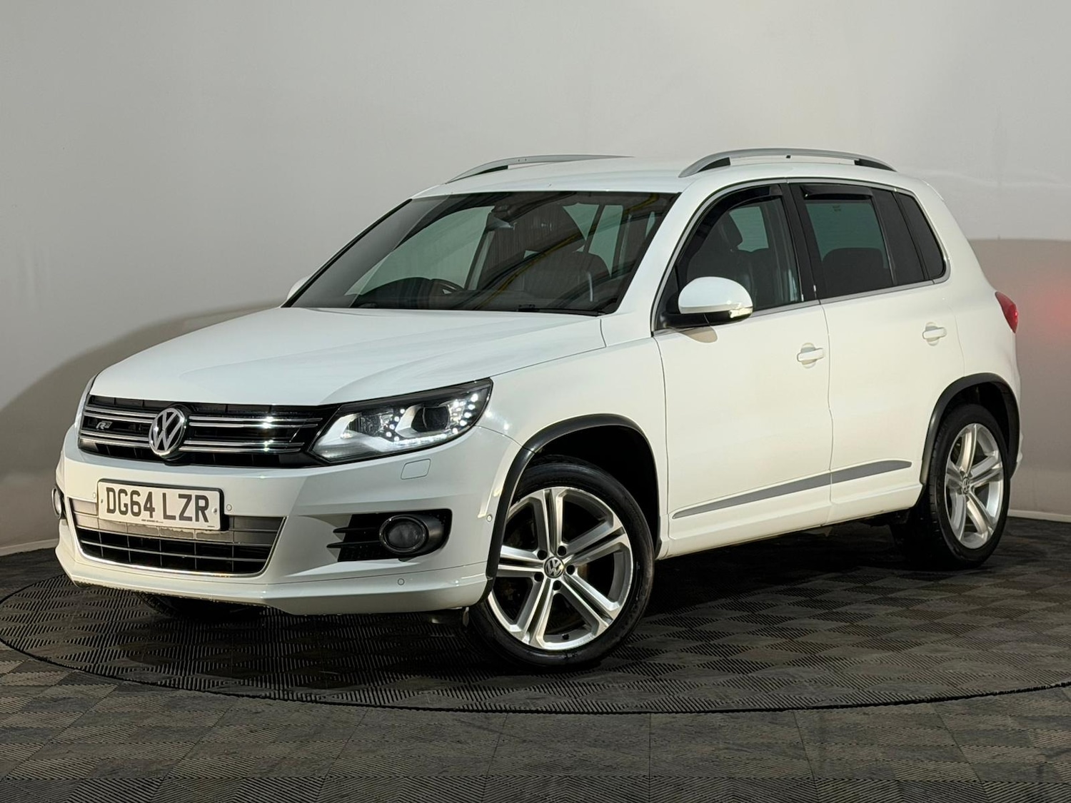 Used Volkswagen Tiguan 2014 for sale - 76919419: Photo 3