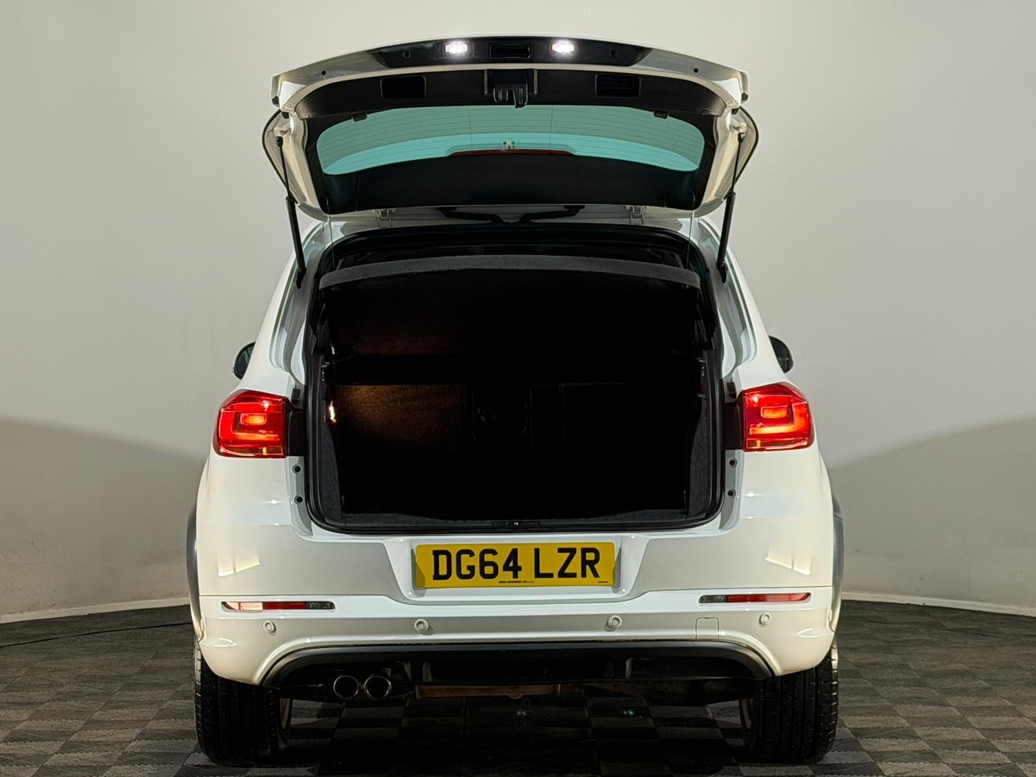 Used Volkswagen Tiguan 2014 for sale - 76919419: Photo 8