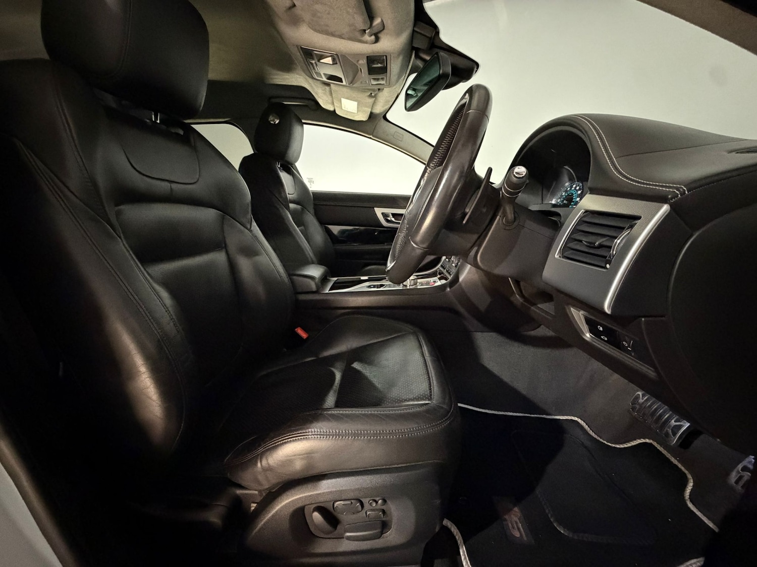 Used Jaguar XF 2014 for sale - 77959448: Photo 16