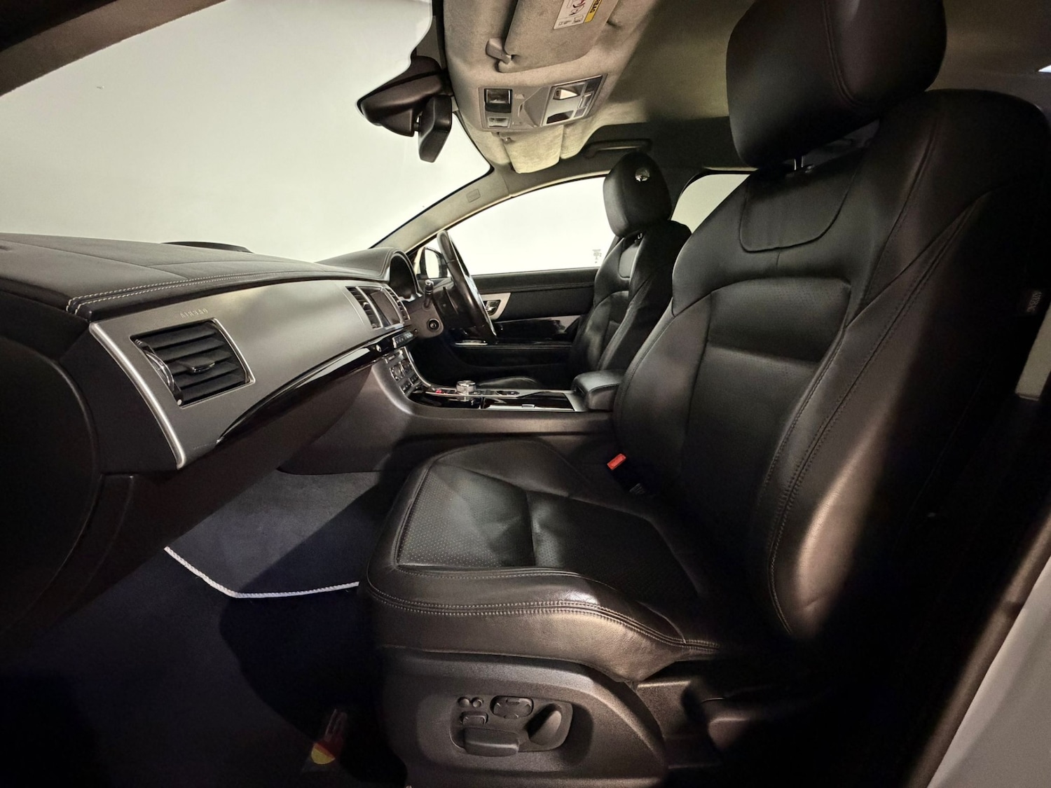 Used Jaguar XF 2014 for sale - 77959448: Photo 17