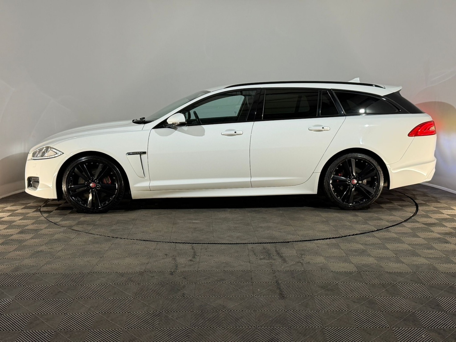 Used Jaguar XF 2014 for sale - 77959448: Photo 5