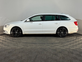 Used Skoda Superb 2014 for sale - 77052612: Photo