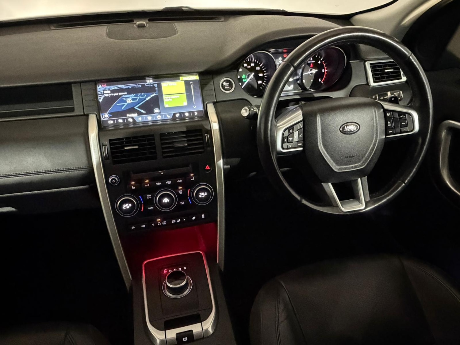 Used Land Rover Discovery Sport 2017 for sale - 77223060: Photo 12