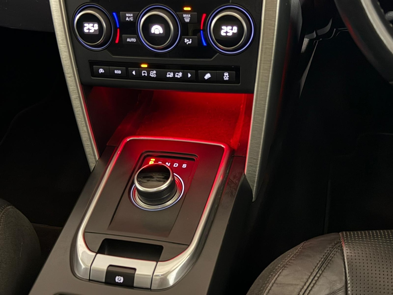 Used Land Rover Discovery Sport 2017 for sale - 77223060: Photo 15