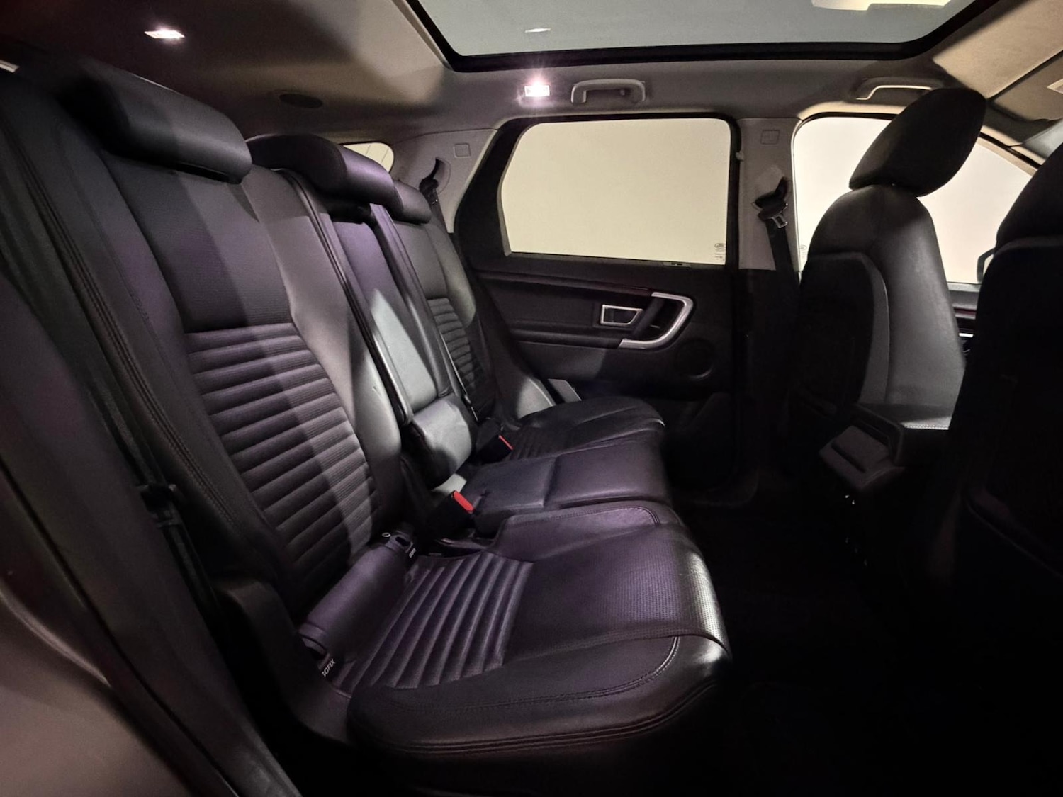 Used Land Rover Discovery Sport 2017 for sale - 77223060: Photo 18