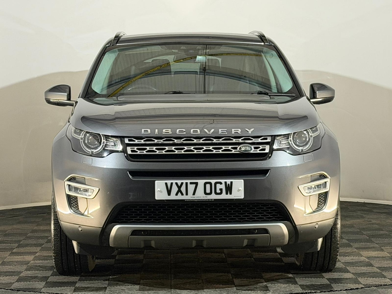 Used Land Rover Discovery Sport 2017 for sale - 77223060: Photo 2