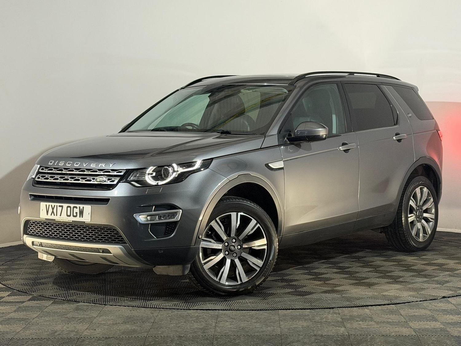 Used Land Rover Discovery Sport 2017 for sale - 77223060: Photo 3