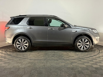 Used Land Rover Discovery Sport 2017 for sale - 77223060: Photo