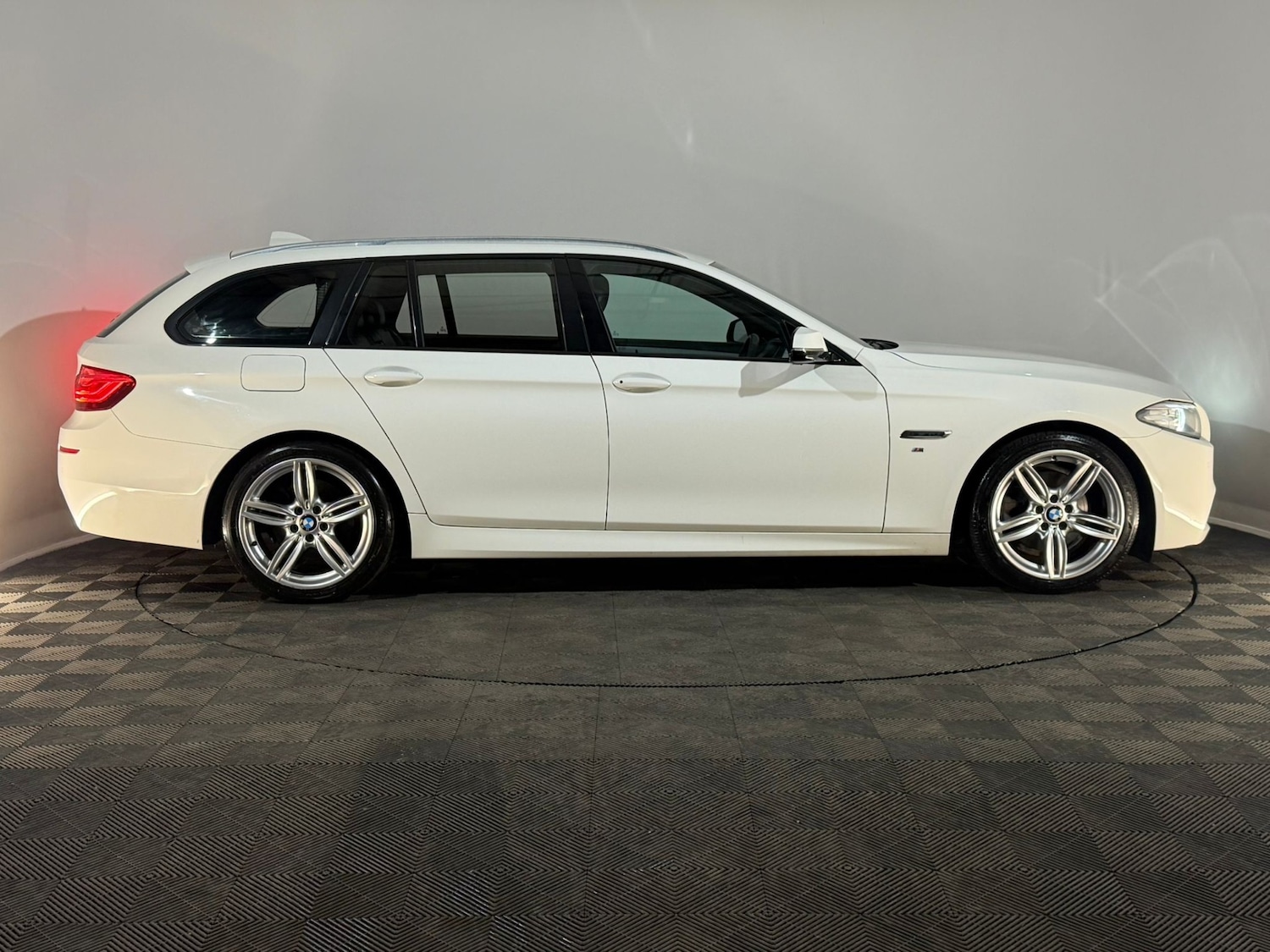 Used BMW 5 Series 2013 for sale - 77634451: Photo 4