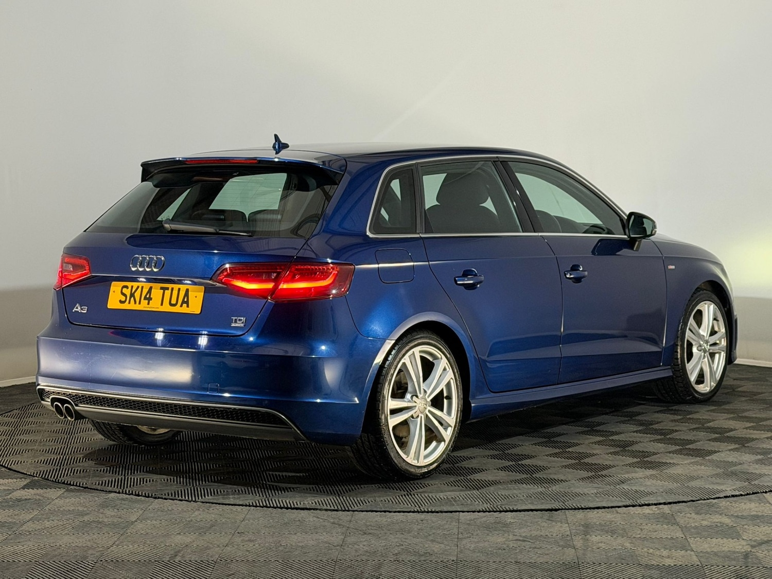 Used Audi A3 2014 for sale - 76968637: Photo 6