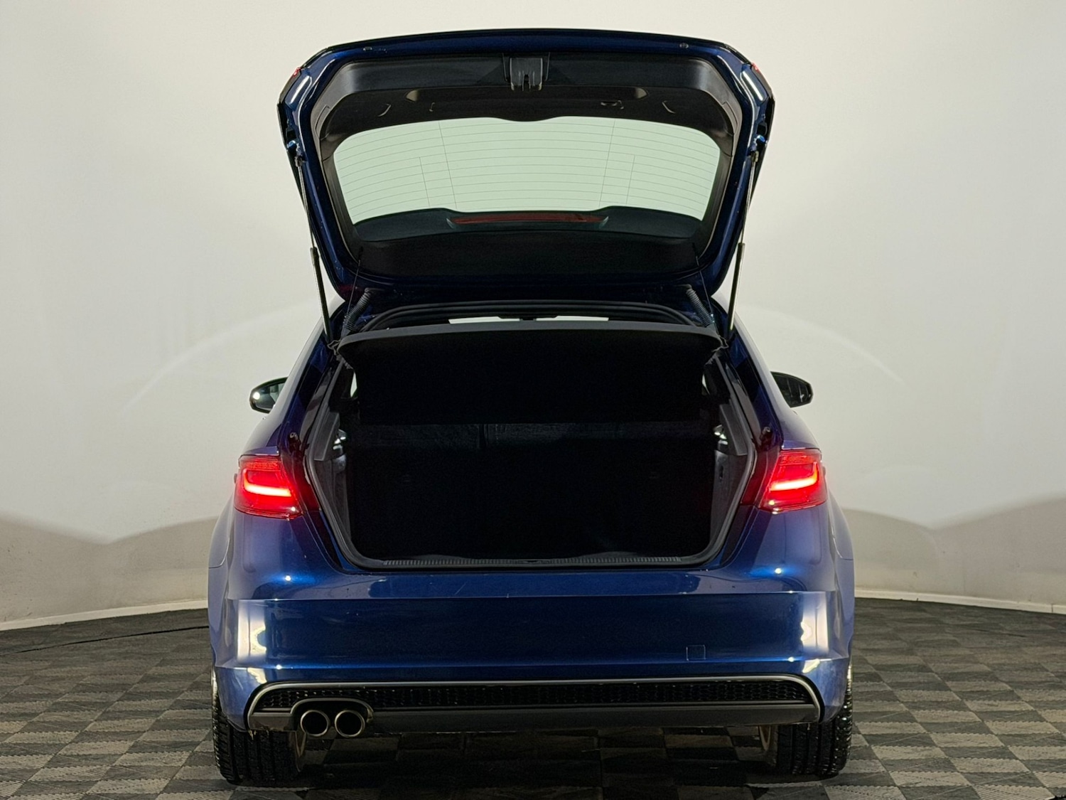 Used Audi A3 2014 for sale - 76968637: Photo 8