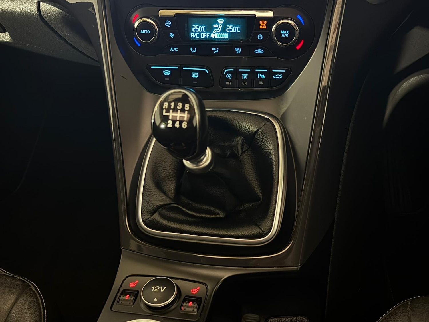 Used Ford Kuga 2016 for sale - 76841703: Photo 15