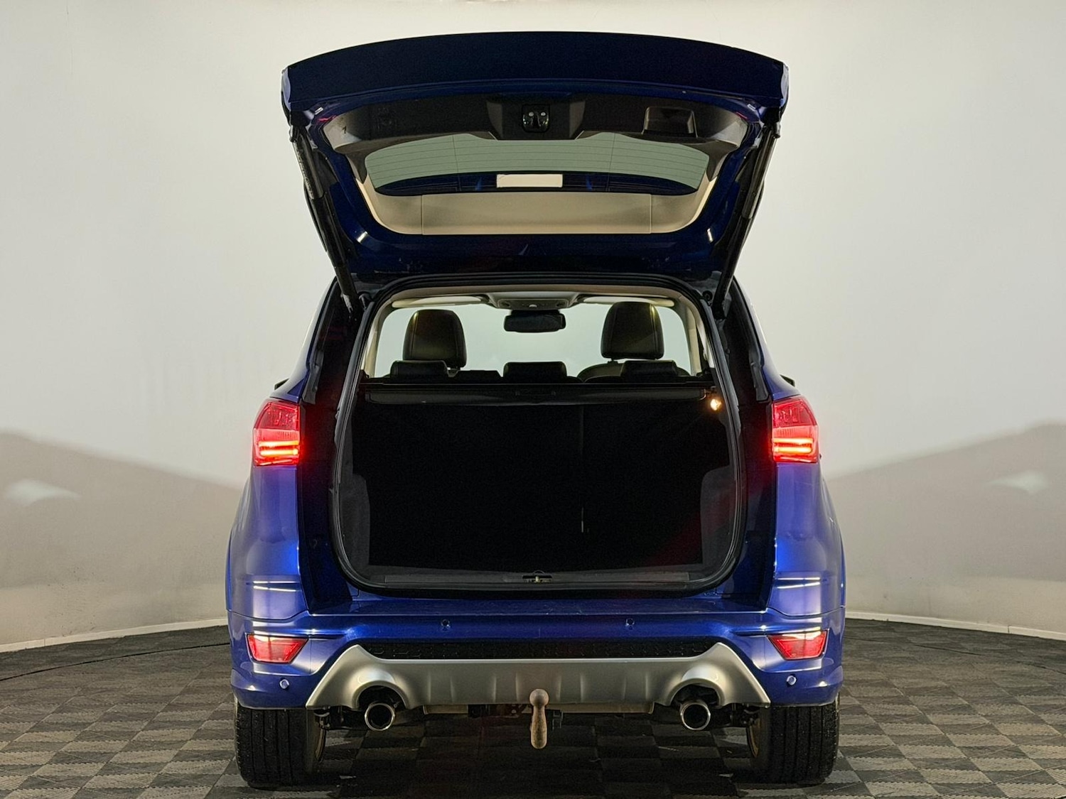 Used Ford Kuga 2016 for sale - 76841703: Photo 8