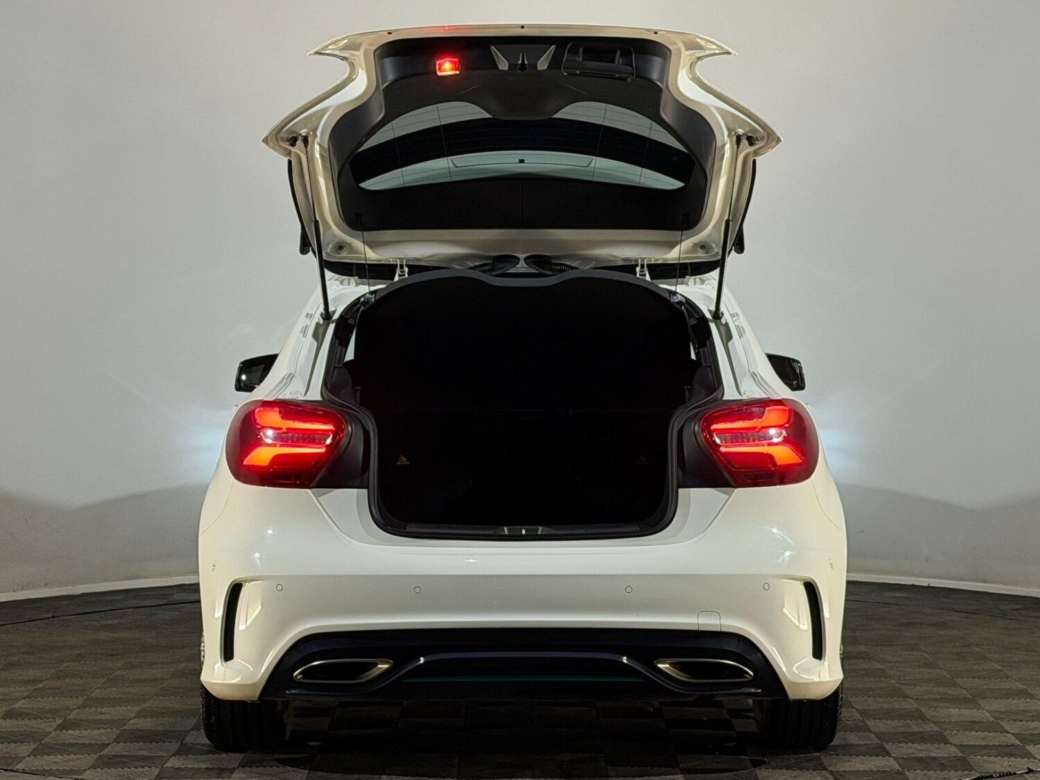 Used Mercedes-Benz A-Class 2016 for sale - 77873681: Photo 8