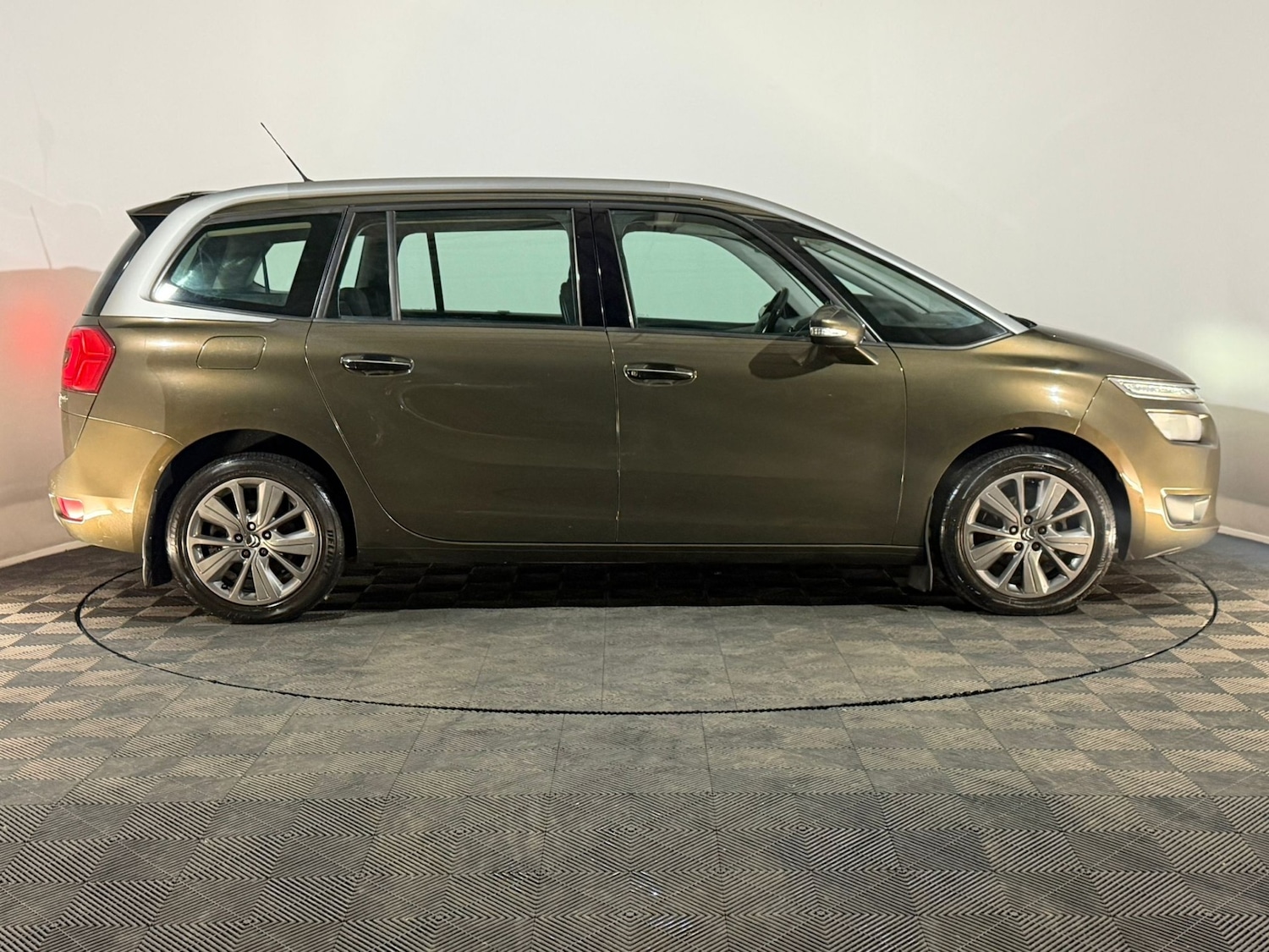 Used Citroen Grand C4 Picasso 2014 for sale - 77648021: Photo 4