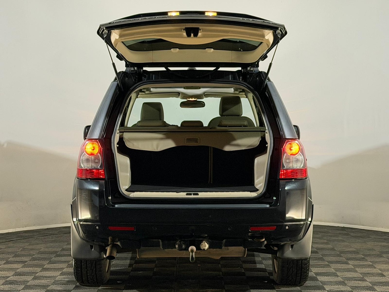 Used Land Rover Freelander 2012 for sale - 76919125: Photo 8