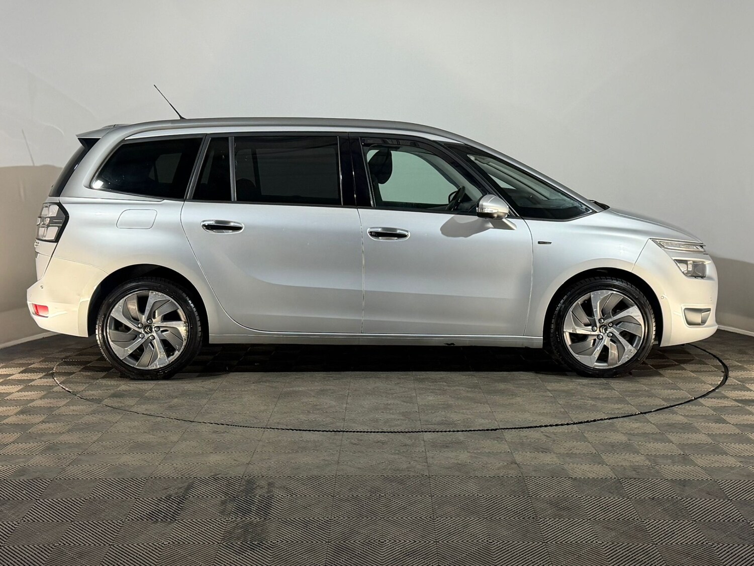 Used Citroen Grand C4 Picasso 2014 for sale - 77834056: Photo 4