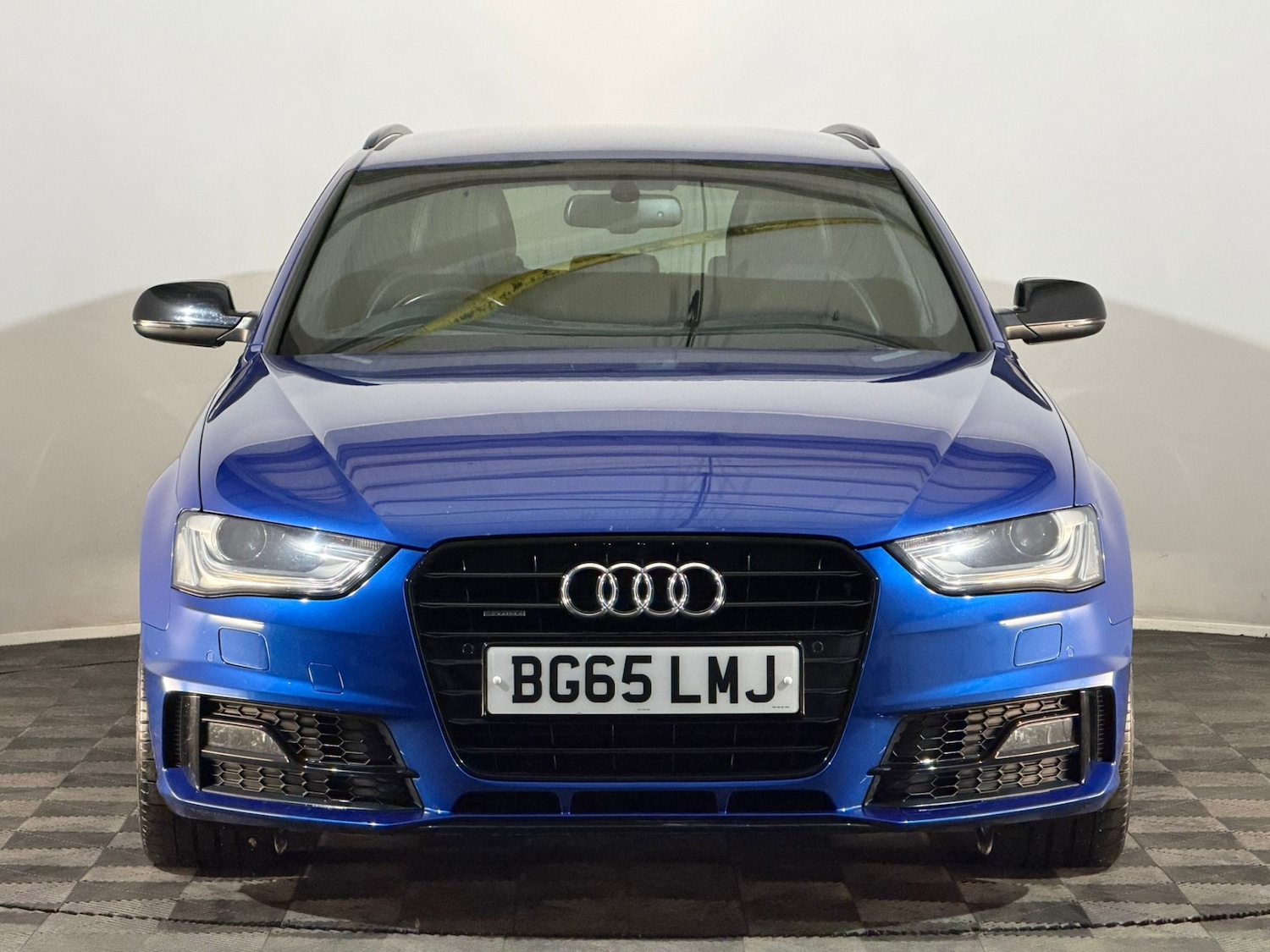 Used Audi A4 2015 for sale - 76414008: Photo 2