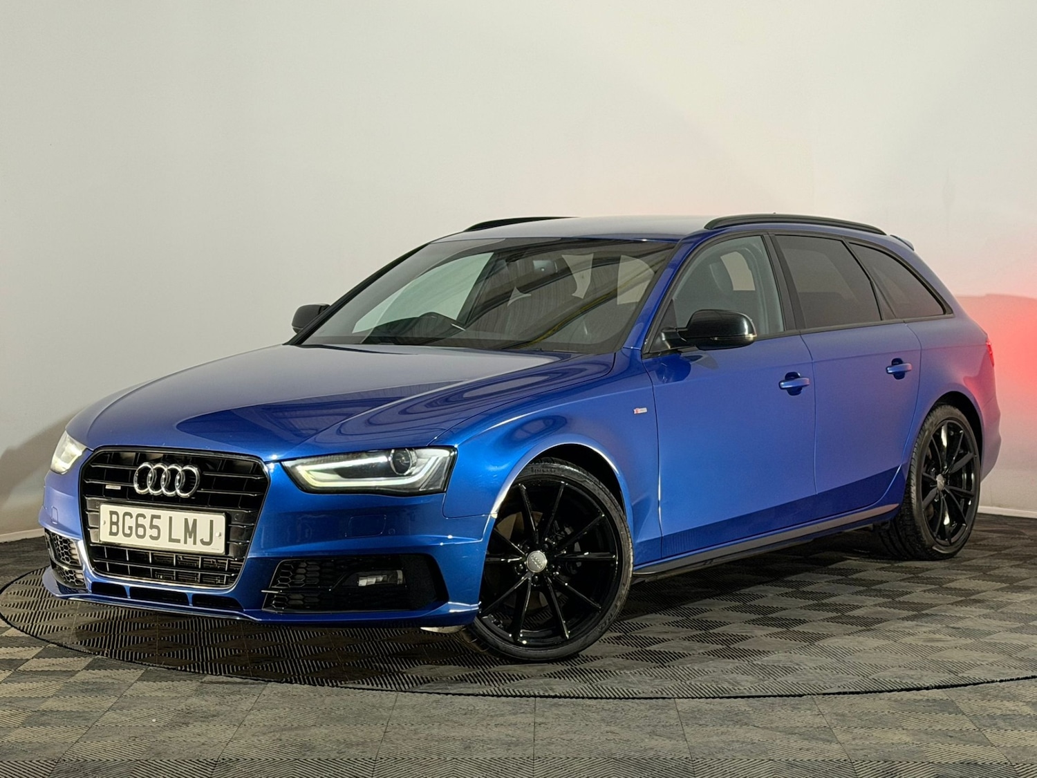 Used Audi A4 2015 for sale - 76414008: Photo 3