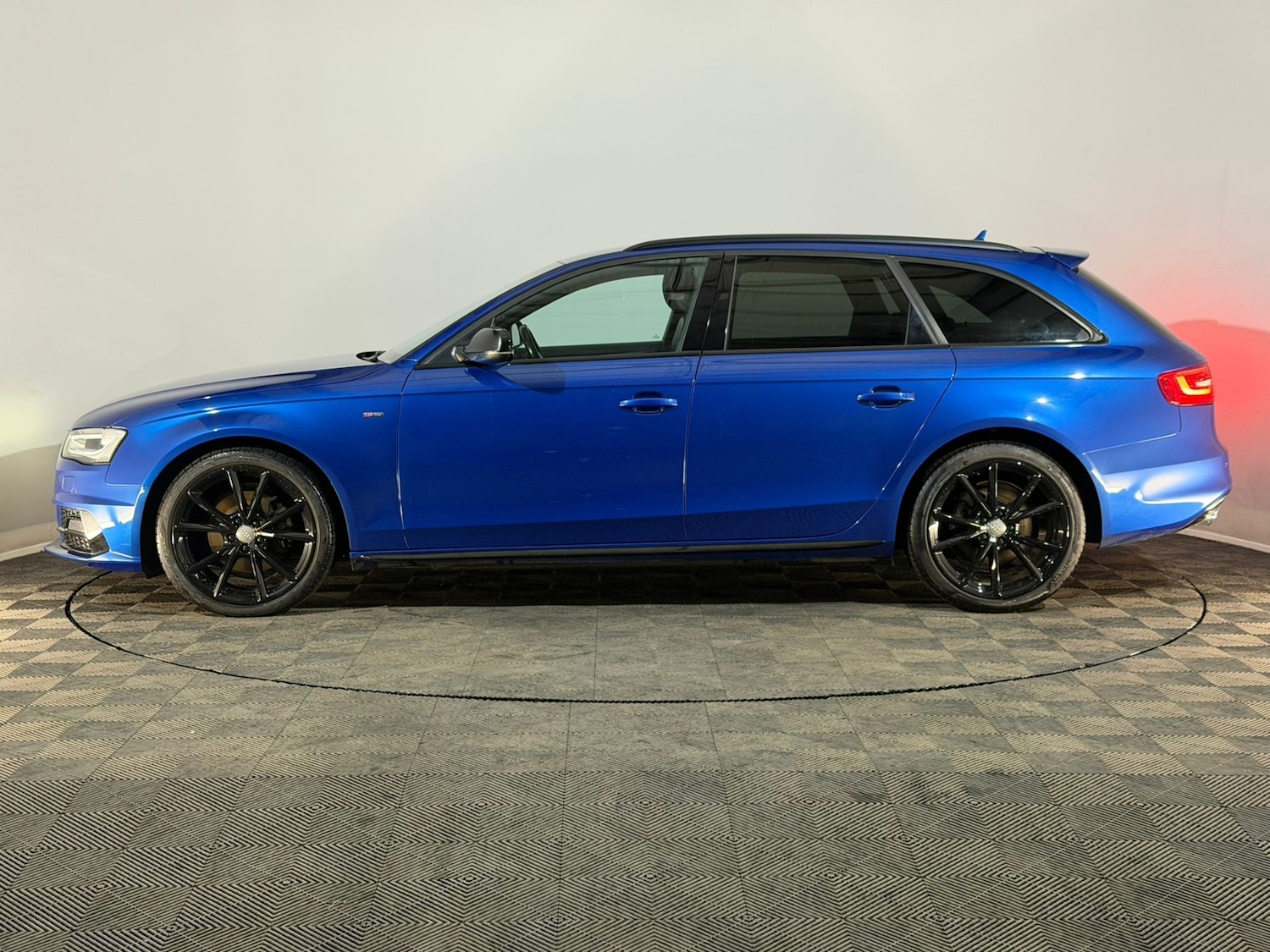 Used Audi A4 2015 for sale - 76414008: Photo 5