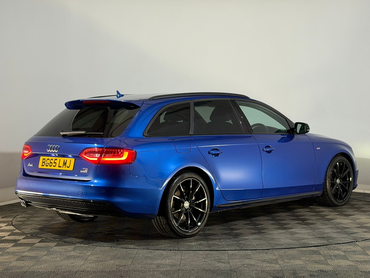 Used Audi A4 2015 for sale - 76414008: Photo 6