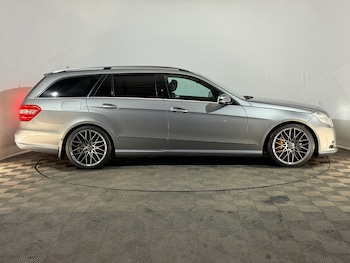 Used Mercedes-Benz E Class 2012 for sale - 78612527: Photo