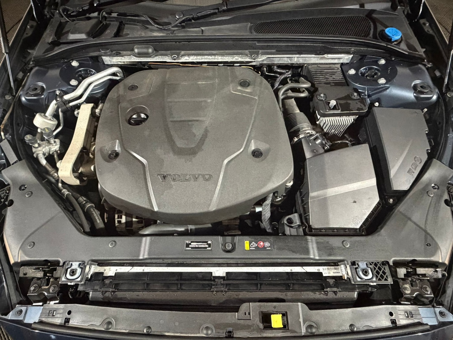 Used Volvo V60 2018 for sale - 78216097: Photo 10