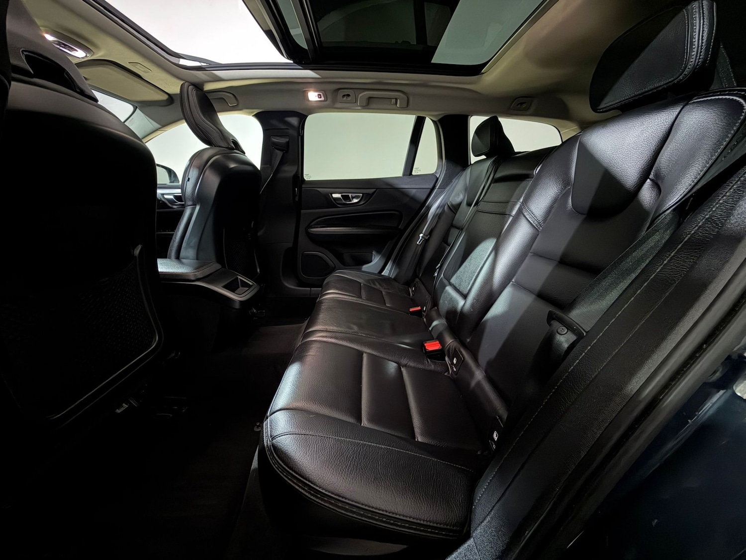 Used Volvo V60 2018 for sale - 78216097: Photo 20