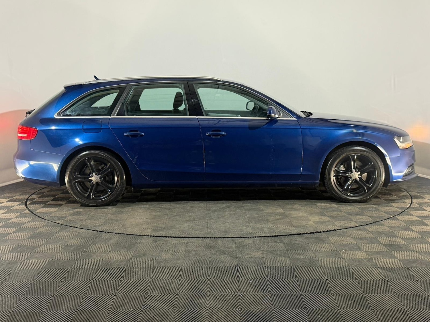 Used Audi A4 2013 for sale - 77480706: Photo 4