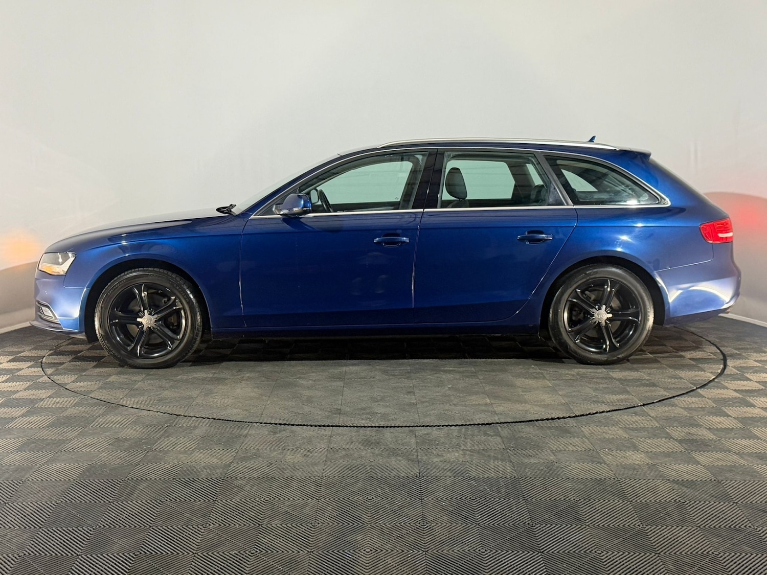 Used Audi A4 2013 for sale - 77480706: Photo 5