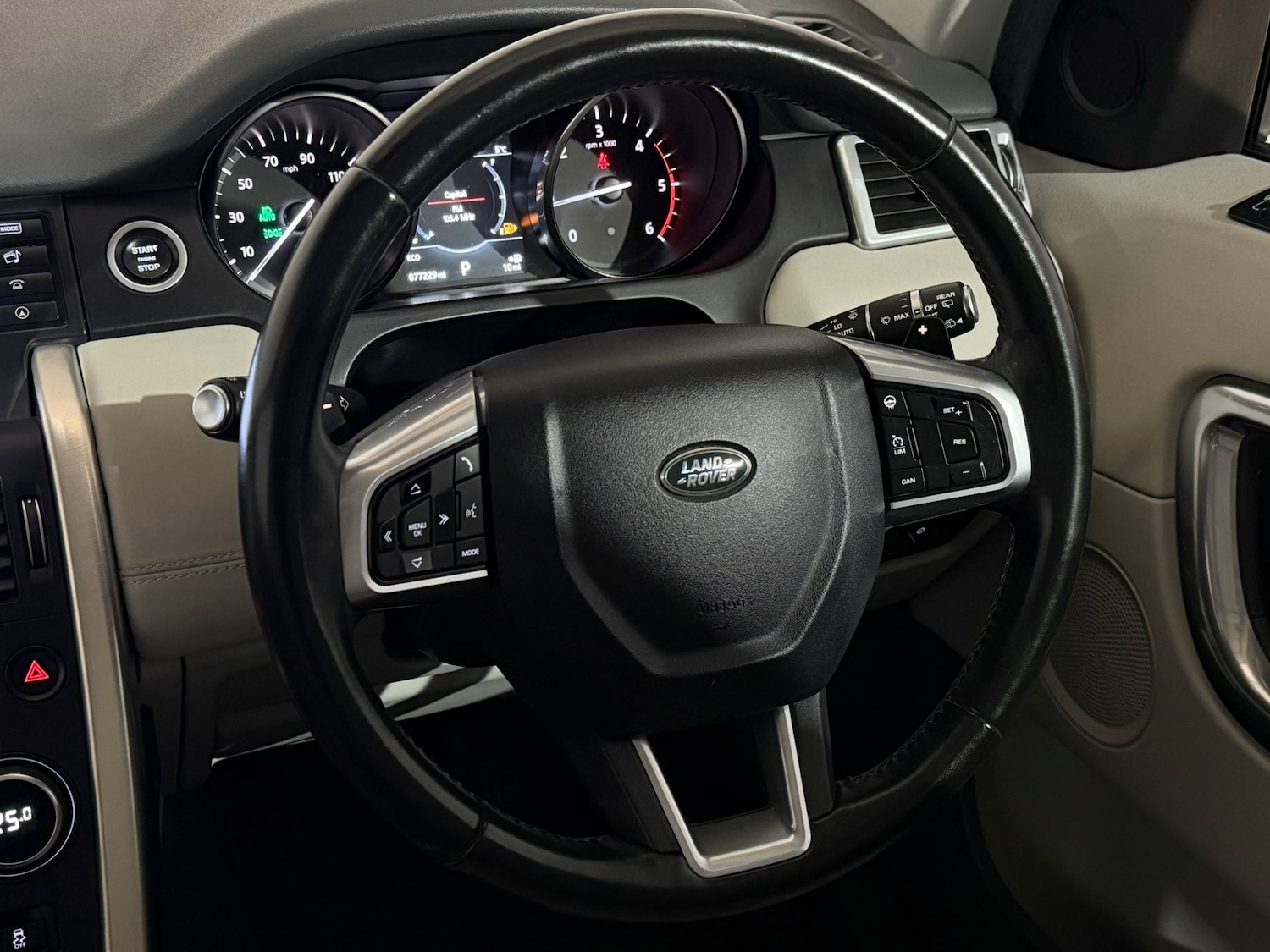 Used Land Rover Discovery Sport 2016 for sale - 77885634: Photo 12