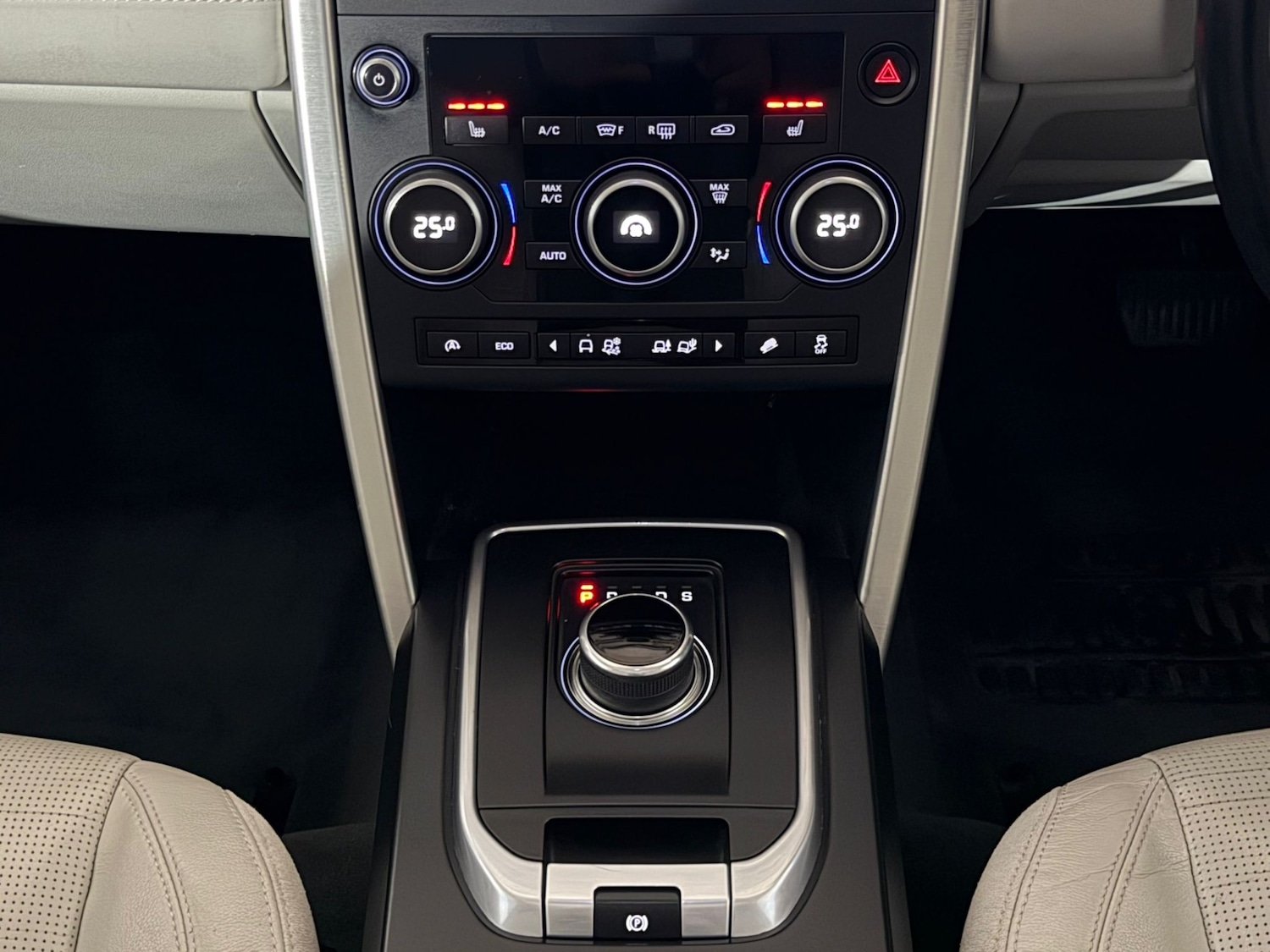 Used Land Rover Discovery Sport 2016 for sale - 77885634: Photo 13