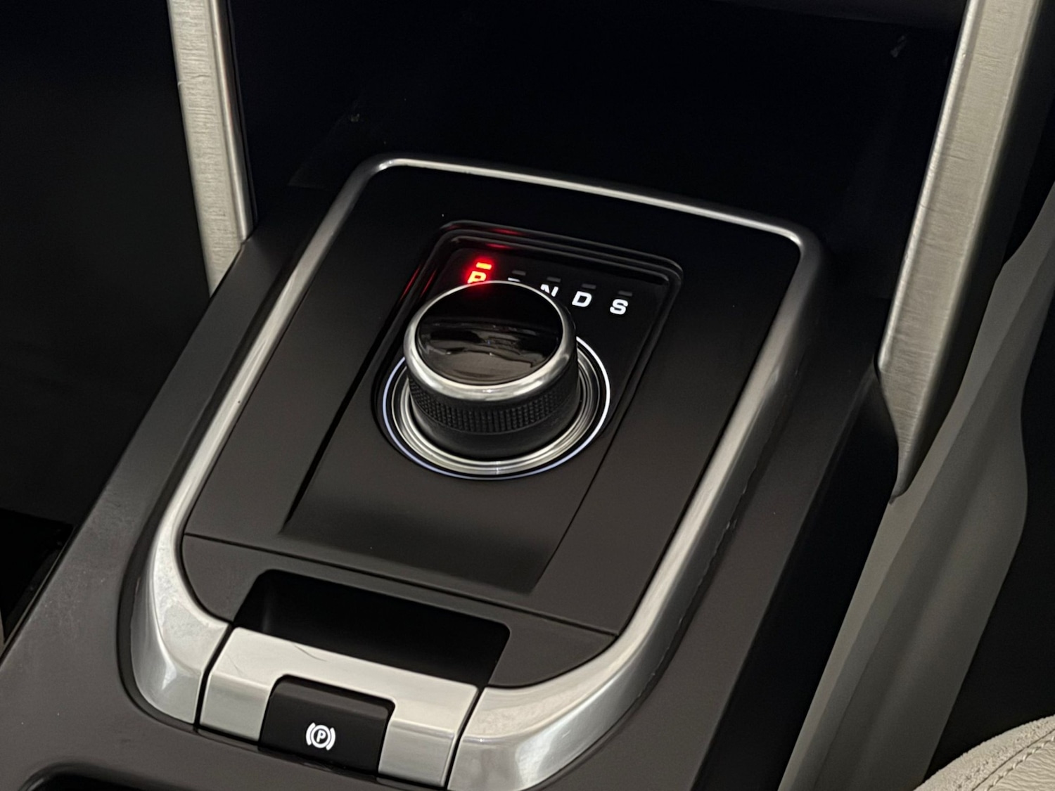 Used Land Rover Discovery Sport 2016 for sale - 77885634: Photo 15