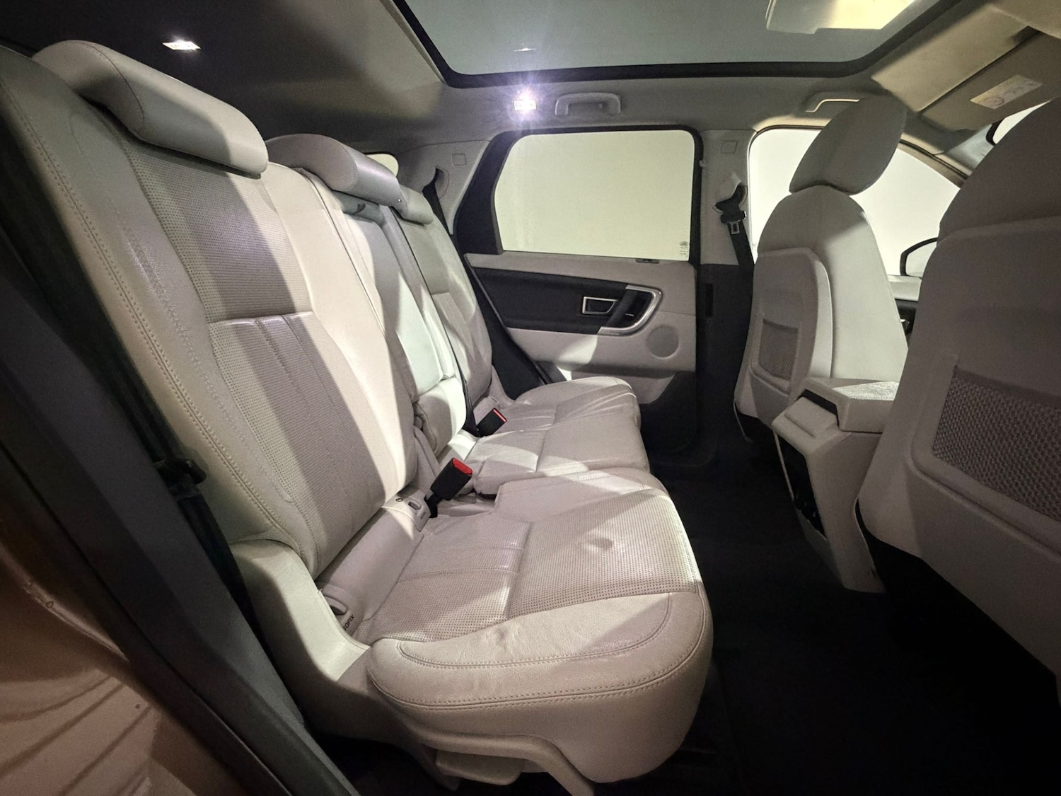 Used Land Rover Discovery Sport 2016 for sale - 77885634: Photo 18