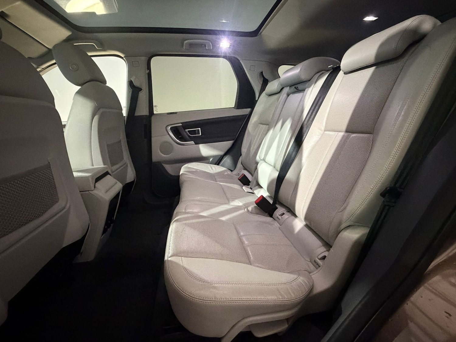 Used Land Rover Discovery Sport 2016 for sale - 77885634: Photo 19