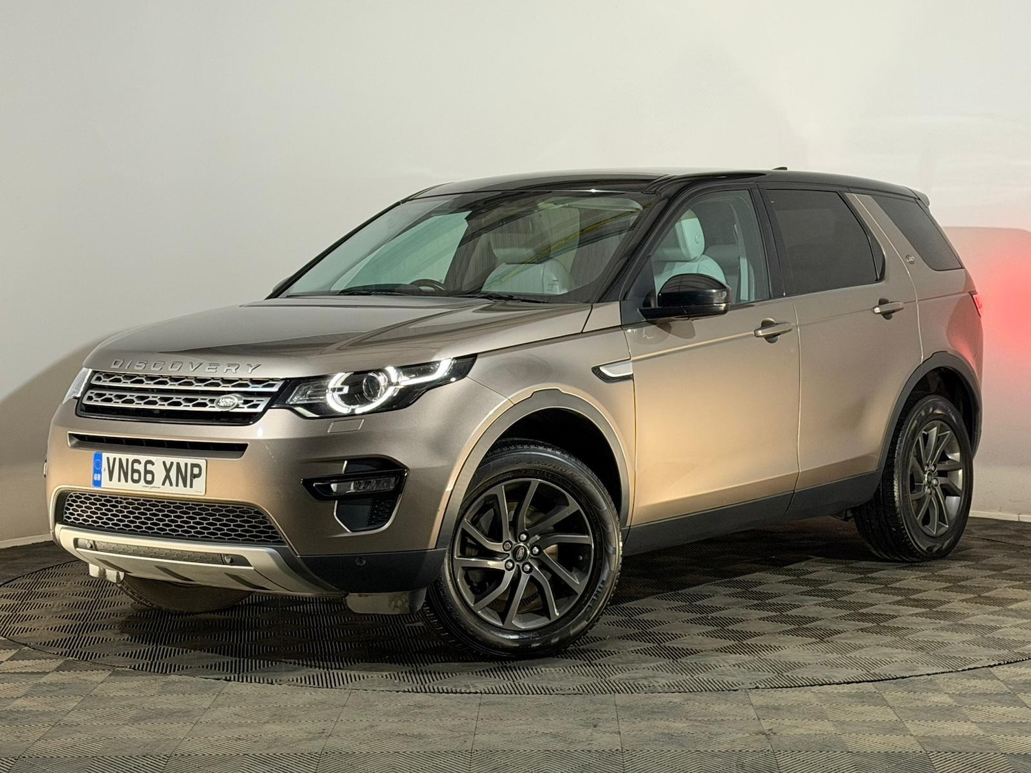 Used Land Rover Discovery Sport 2016 for sale - 77885634: Photo 3