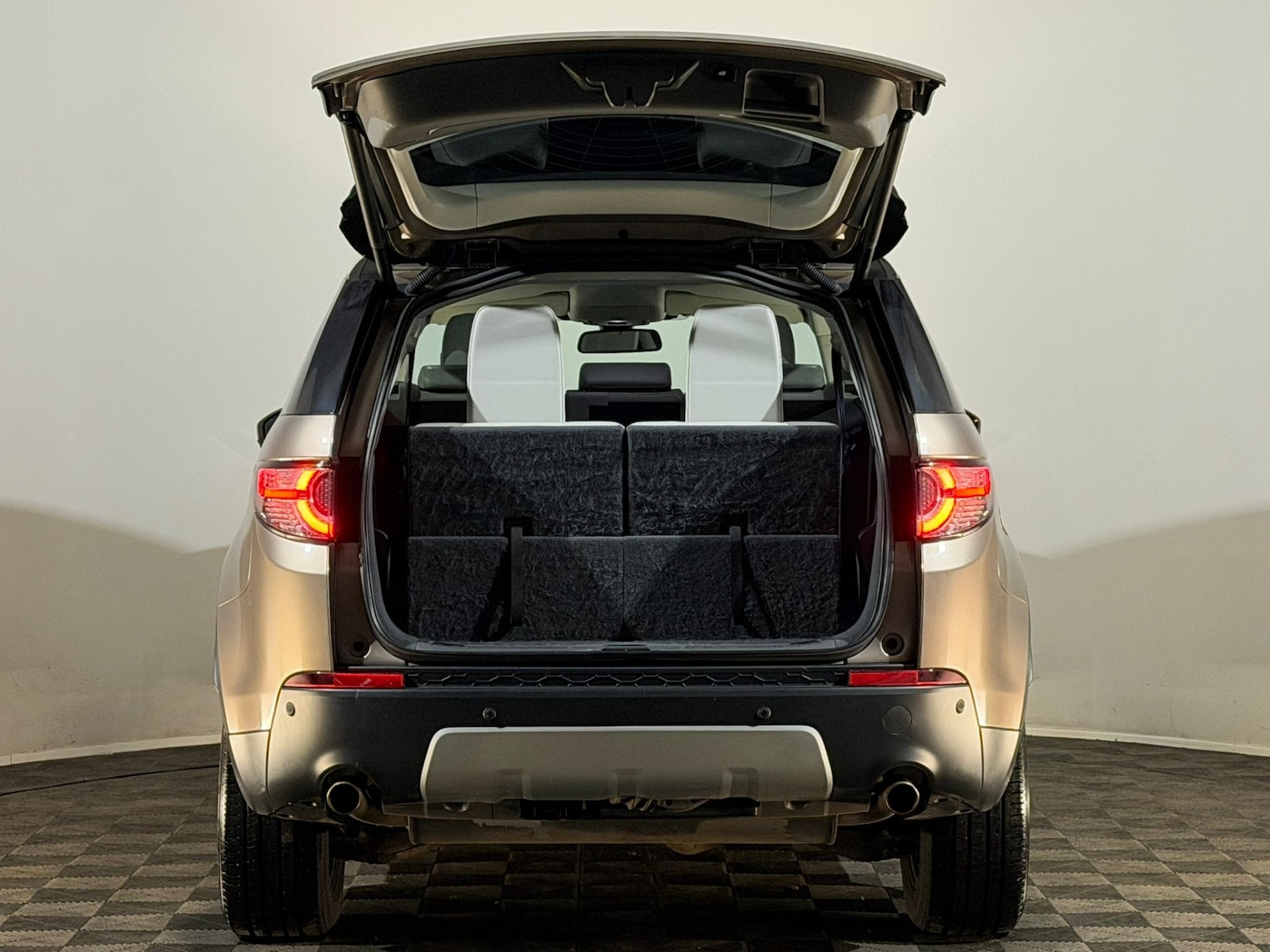 Used Land Rover Discovery Sport 2016 for sale - 77885634: Photo 8