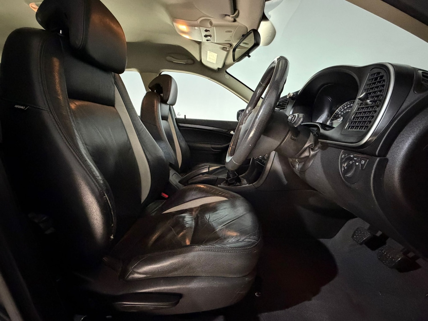 Used Saab 9-3 2011 for sale - 76170911: Photo 16