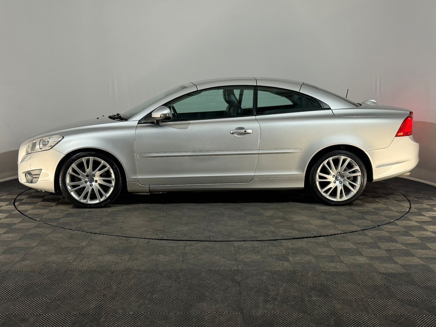Used Volvo C70 2012 for sale - 77548474: Photo 10