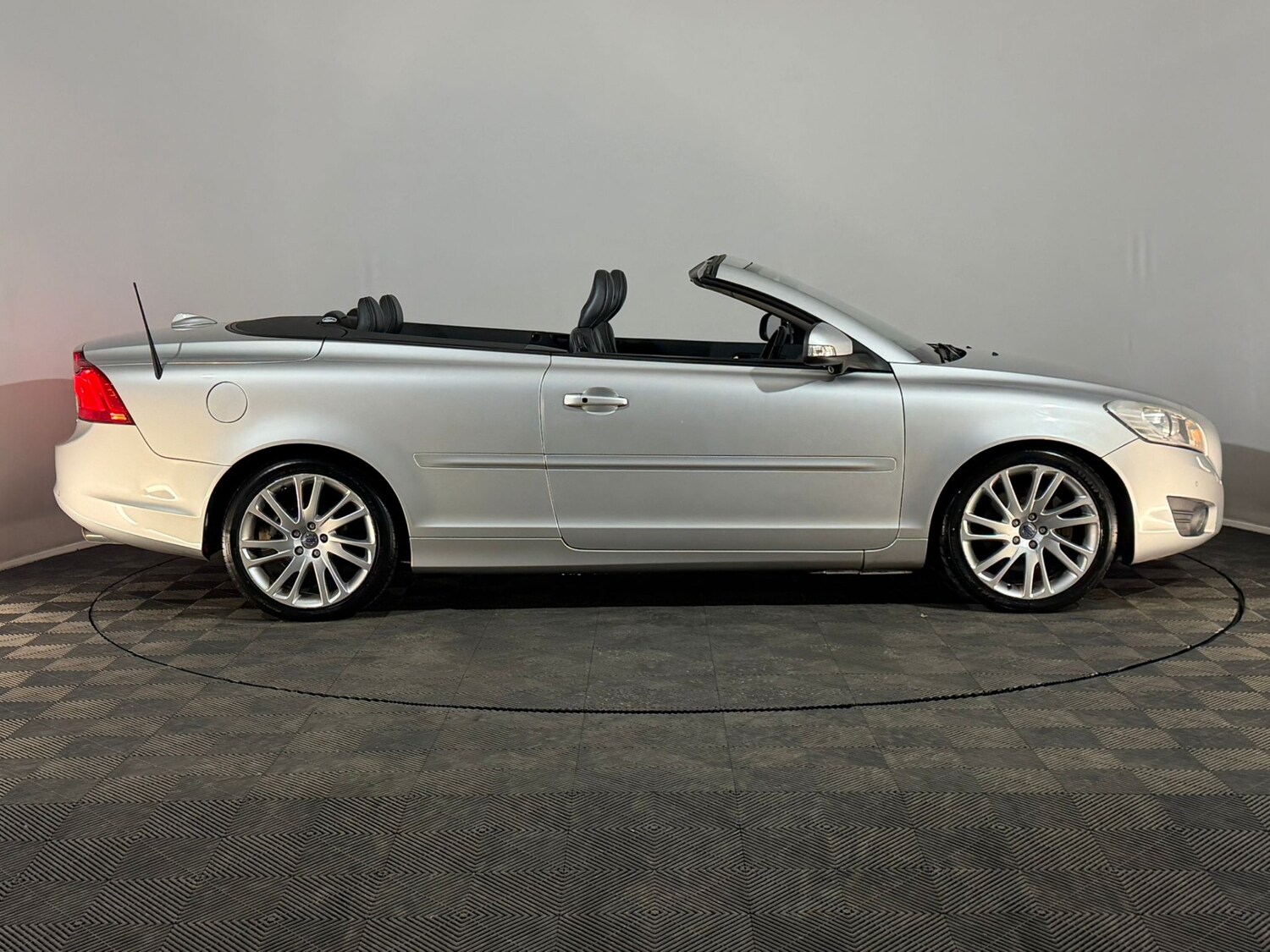 Used Volvo C70 2012 for sale - 77548474: Photo 8
