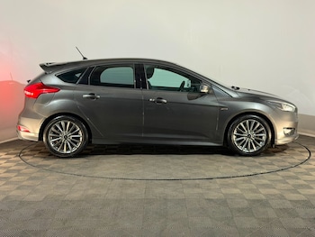 Used Ford Focus 2017 for sale - 79208740: Photo