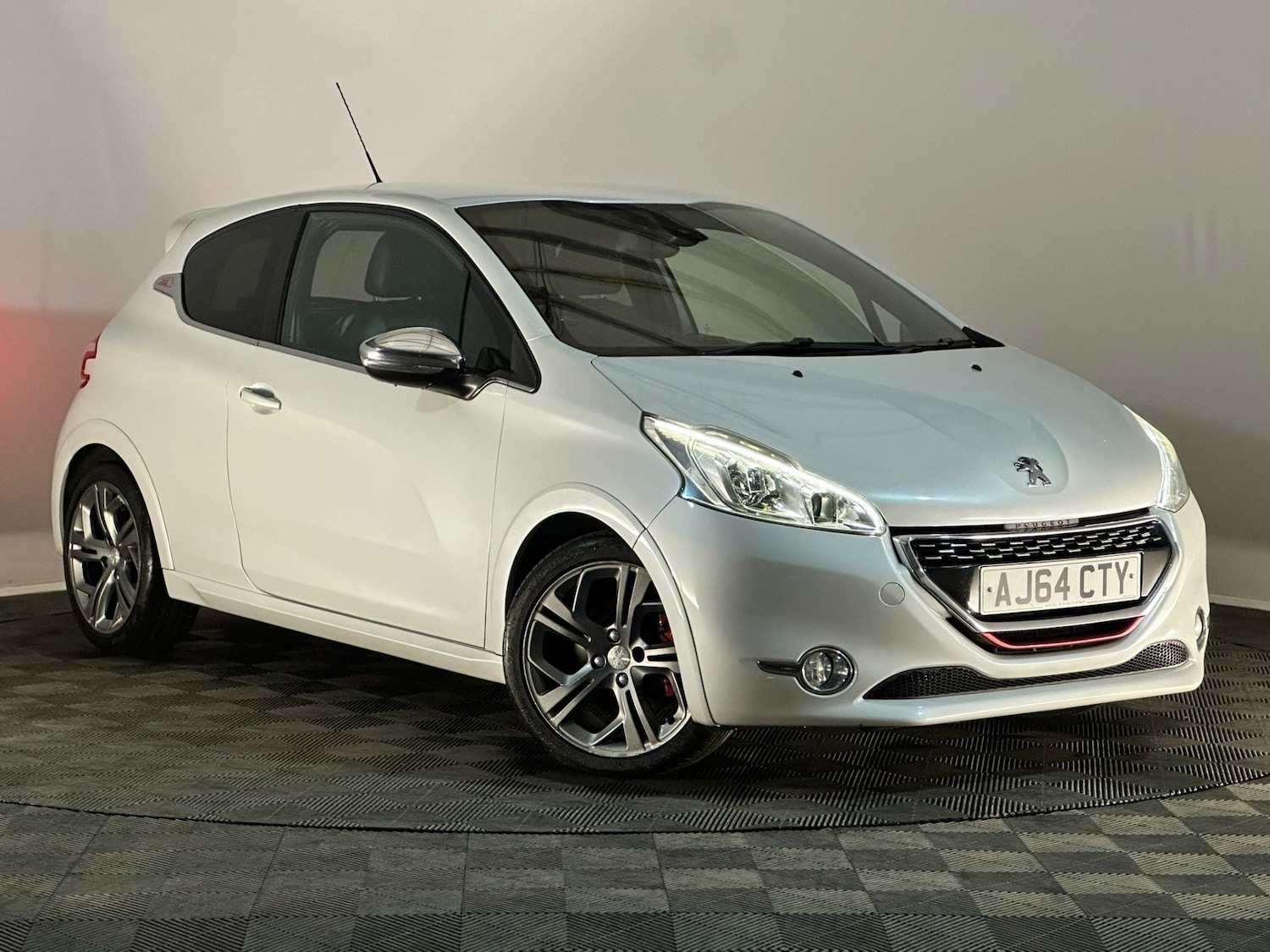 Used Peugeot 208 2015 for sale - 76574646: Photo 1