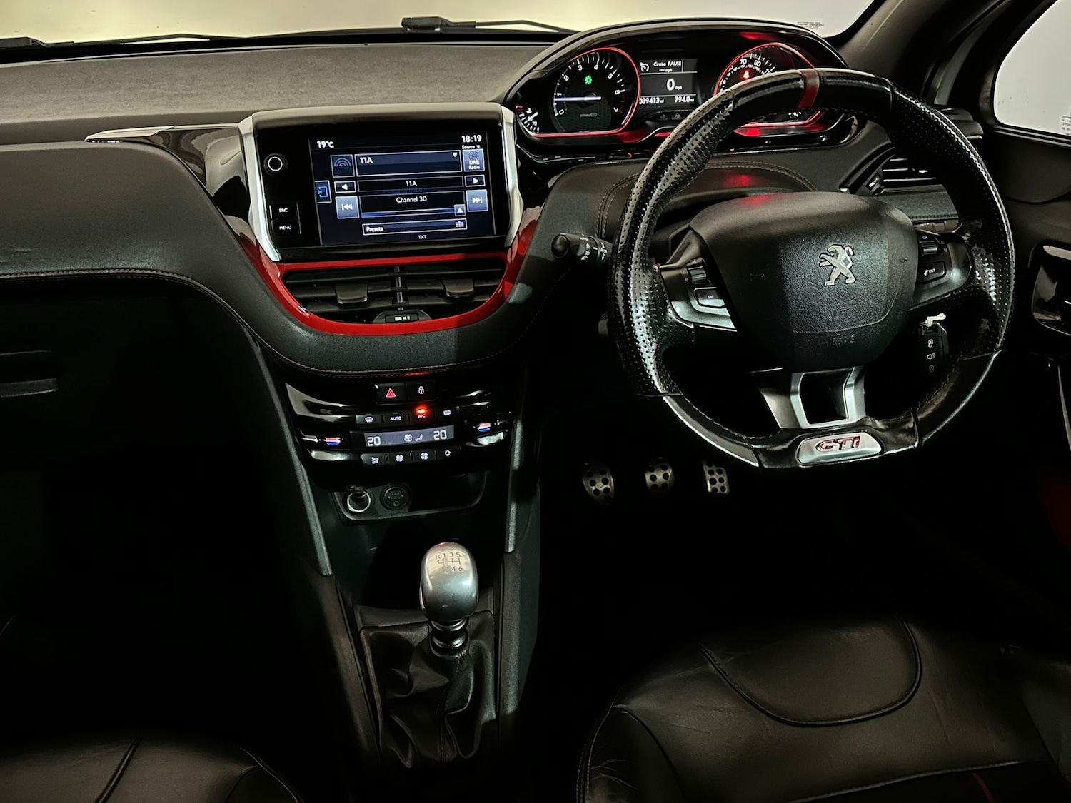 Used Peugeot 208 2015 for sale - 76574646: Photo 12