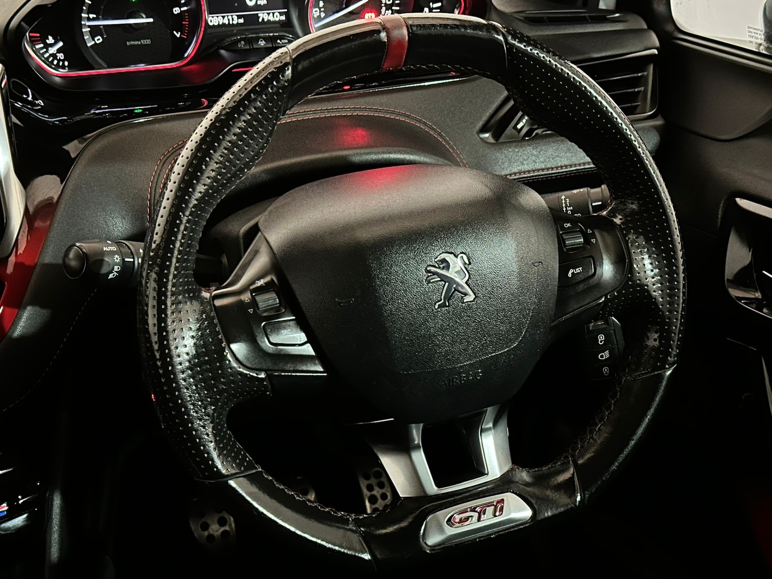 Used Peugeot 208 2015 for sale - 76574646: Photo 13