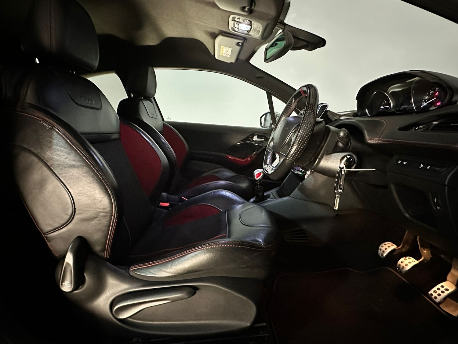 Used Peugeot 208 2015 for sale - 76574646: Photo 16