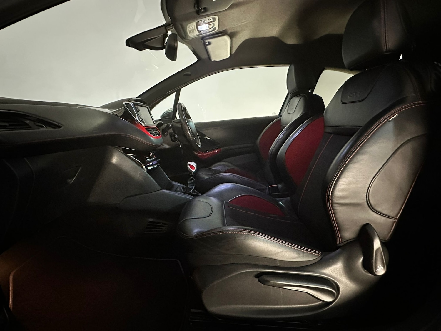 Used Peugeot 208 2015 for sale - 76574646: Photo 17