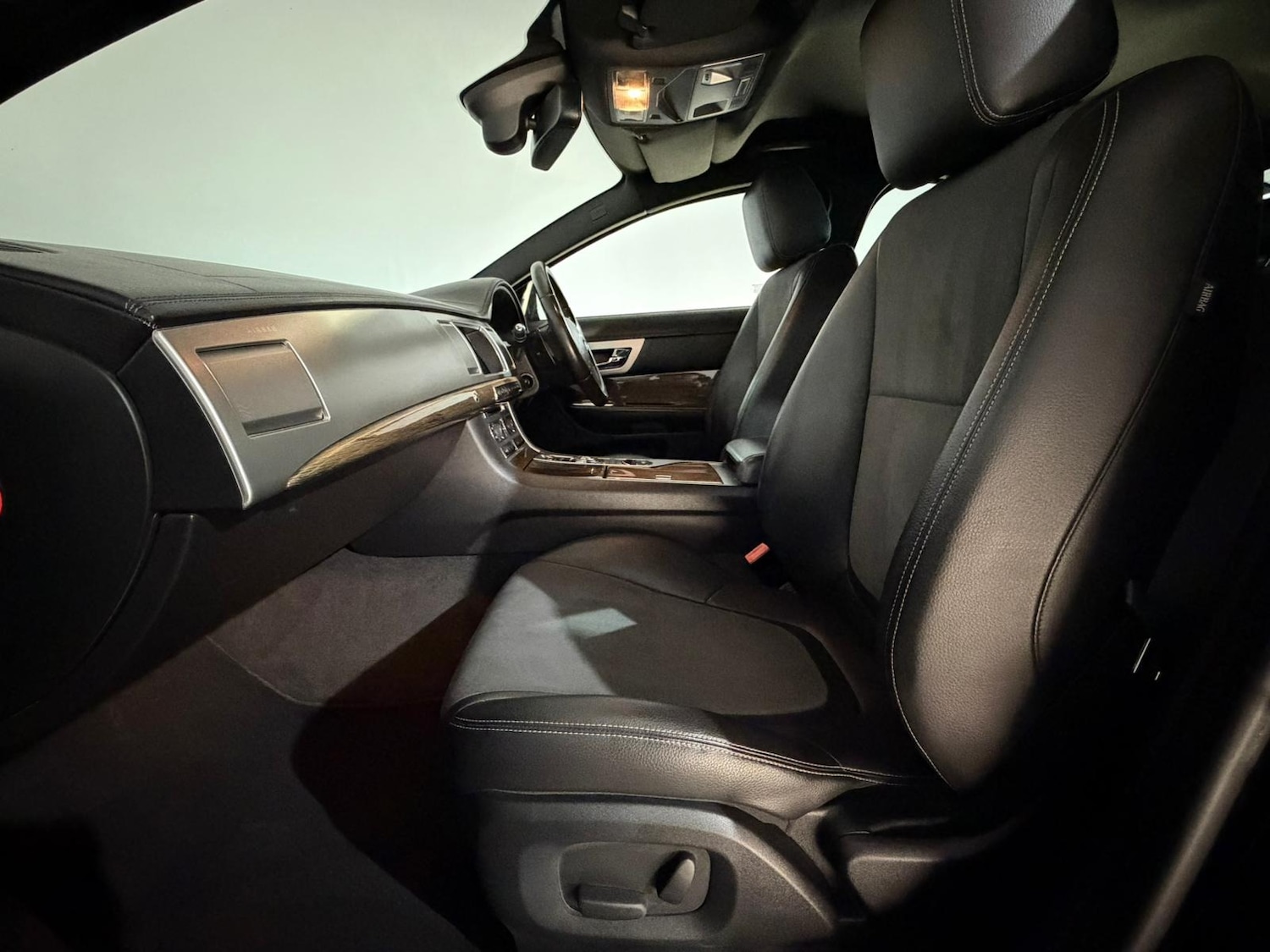 Used Jaguar XF 2014 for sale - 76616625: Photo 16